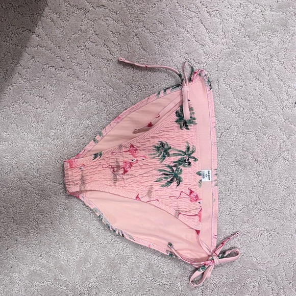 3 for$25 Old Navy Mid-Rise String Bikini Swim Bottoms - Picture 4 of 7